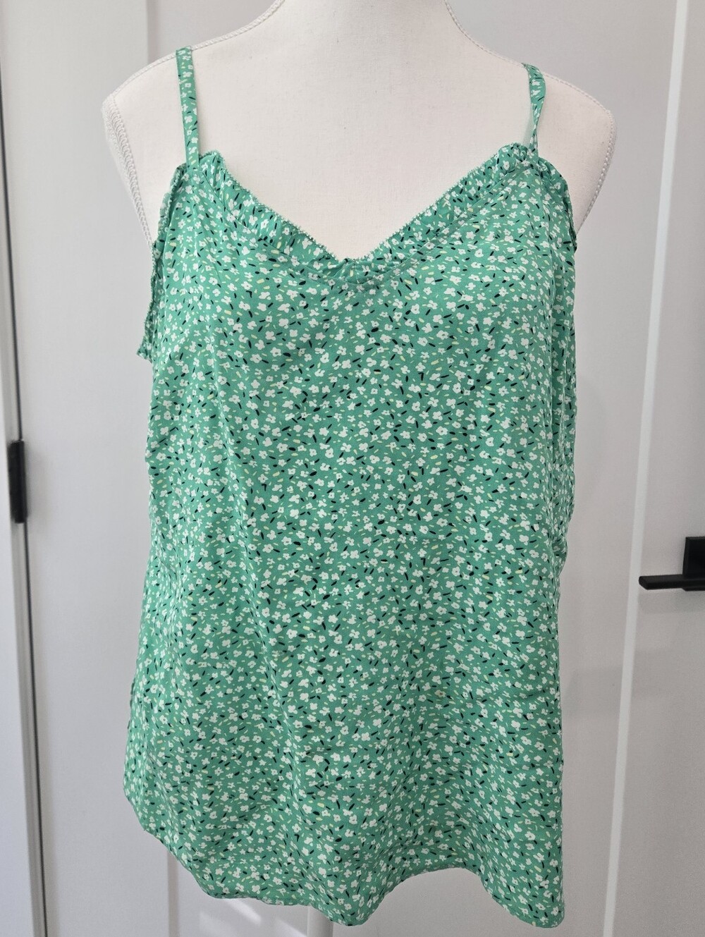 Old Navy Kelly Green Floral Spaghetti-Strap Cami